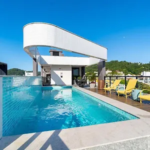 Confortavel Loft Duplex Em Com Piscina Bombinhas